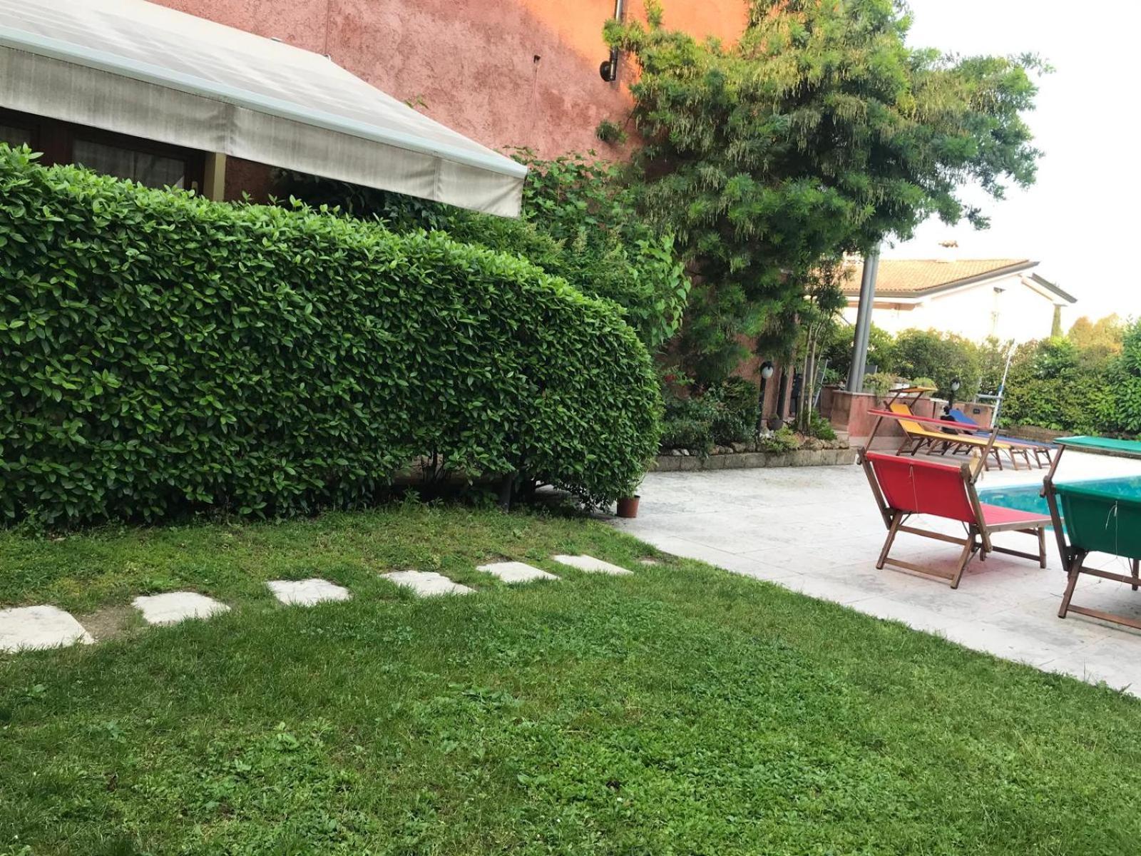 Moniga del Garda Villa Maria Apartments מראה חיצוני תמונה